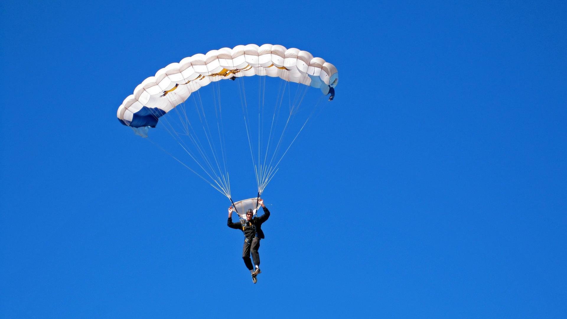 《电竞直播技术升级：画面细节再现极致体验》，电竞直播盈利攻略